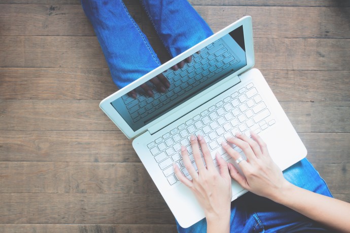 L'intelligenza Artificiale Cambia il Gioco degli Acquisti Online: Ora il 73% dei Consumatori la Utilizza Regolarmente