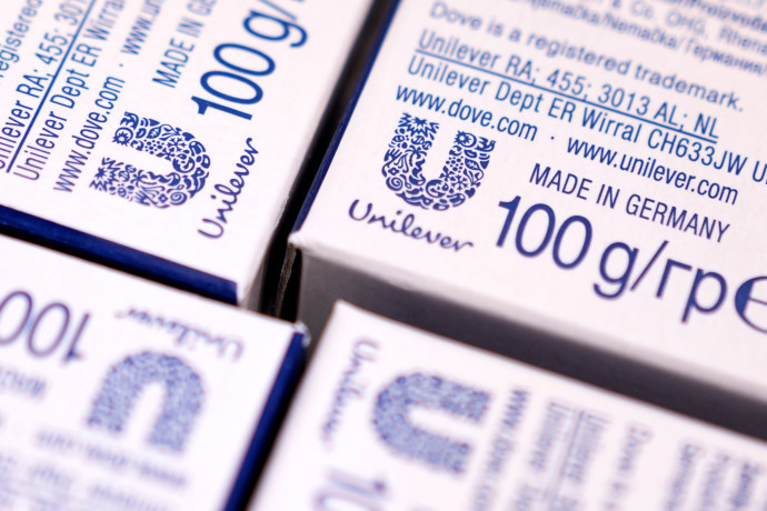 Unilever in crisi: 15 miliardi di dollari persi ogni settimana, gli investitori restano ottimisti