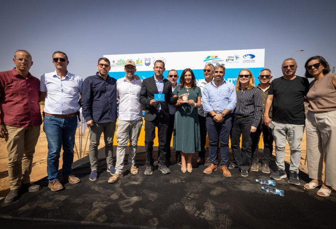 Miri Regev and Yossi Dagan announcing the Orange Line (Photo: Ayalon Highway)