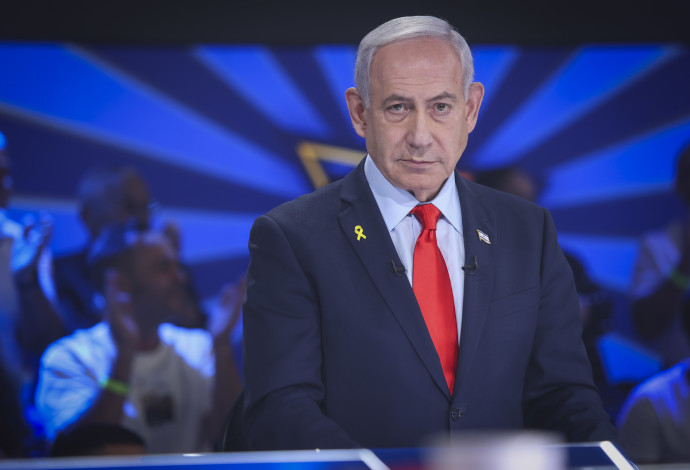 בנימין נתניהו בתוכנית "הפטריוטים" בערוץ 14 (צילום:  Aloni Mor/Flash90)