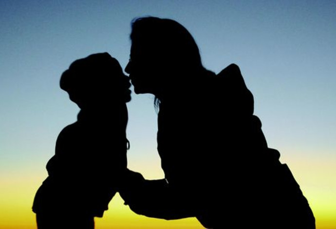 אוף גוזל. מה עושים עם ילדה תלותית? (צילום: אינג אימג')