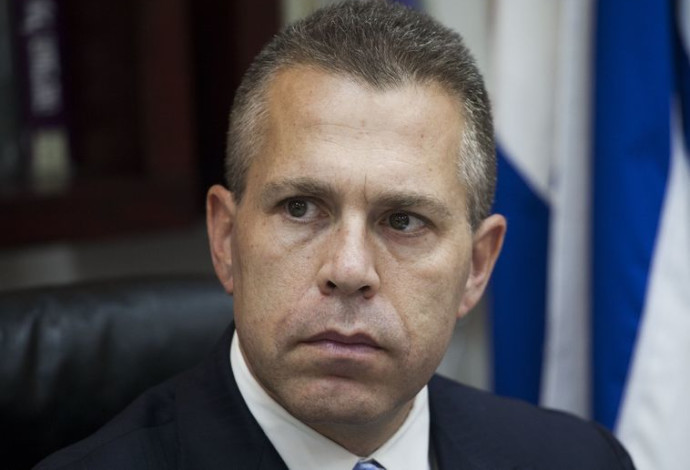 גלעד ארדן (צילום:  יונתן זינדל, פלאש 90)