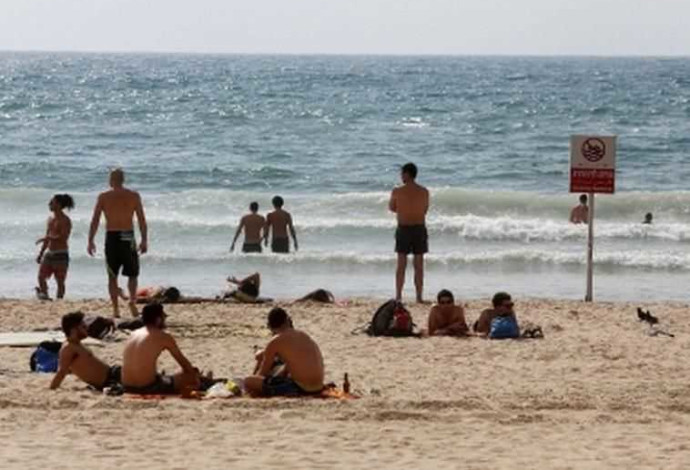 חוף הים של תל אביב (צילום:  מרק ישראל סלם)
