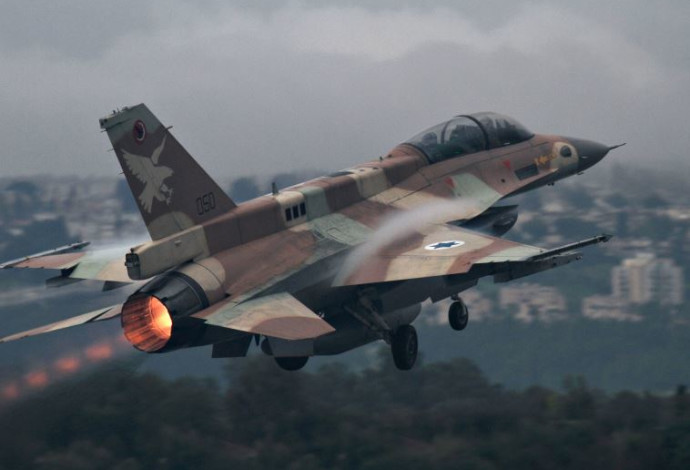 מטוס חיל האוויר (צילום:  עופר זידון, פלאש 90)