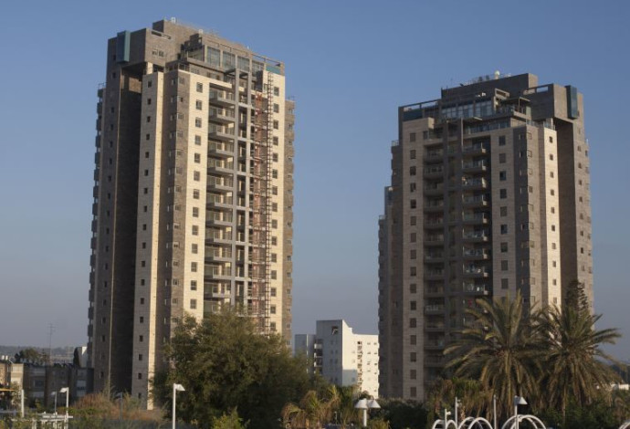 בניין דירות ברחובות (צילום:  ליאור מזרחי, פלאש 90)