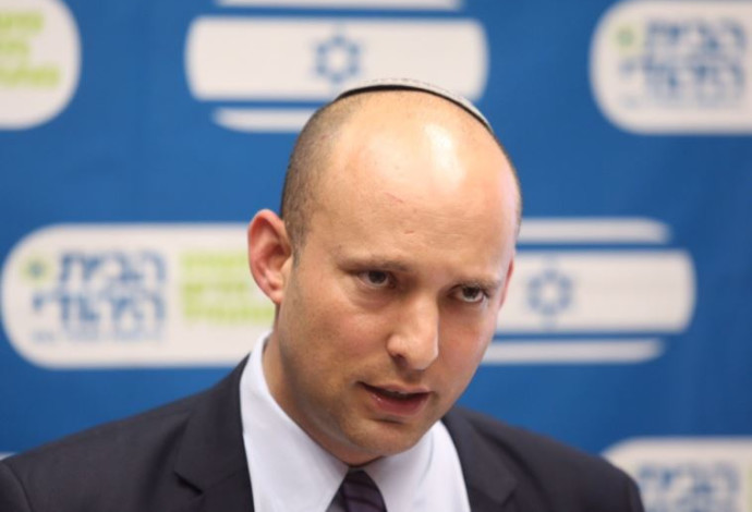 נפתלי בנט בישיבת סיעת הבית היהודי (צילום:  מרק ישראל סלם)