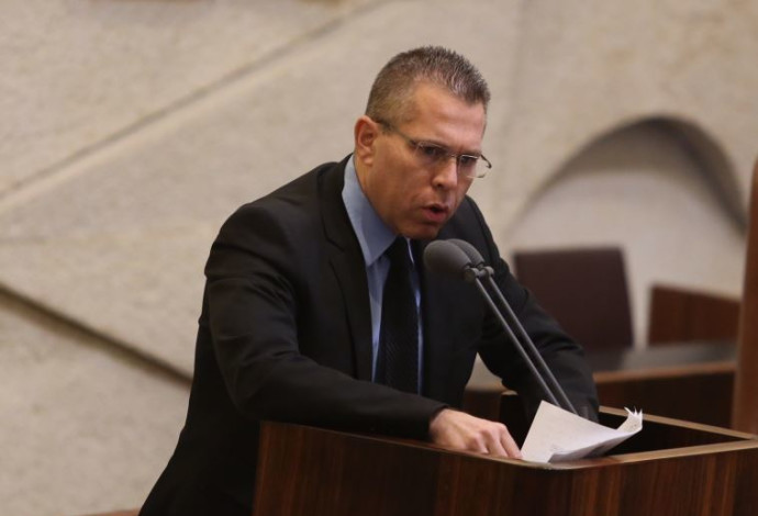 גלעד ארדן נואם בכנסת  (צילום:  מרק ישראל סלם)