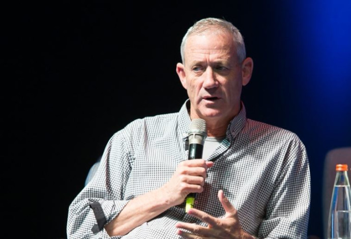 בני גנץ בכנס באוניברסיטת ת"א (צילום:  עודד קרני)