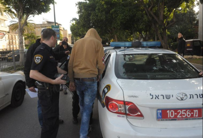 מעצר משטרתי (צילום:  אבשלום ששוני)