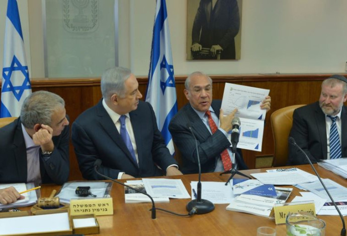 מנכ"ל ה-OECD בישיבת הממשלה (צילום:  קובי גדעון, לע"מ)