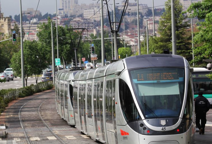הרכבת הקלה בירושלים (צילום:  אריאל בשור)