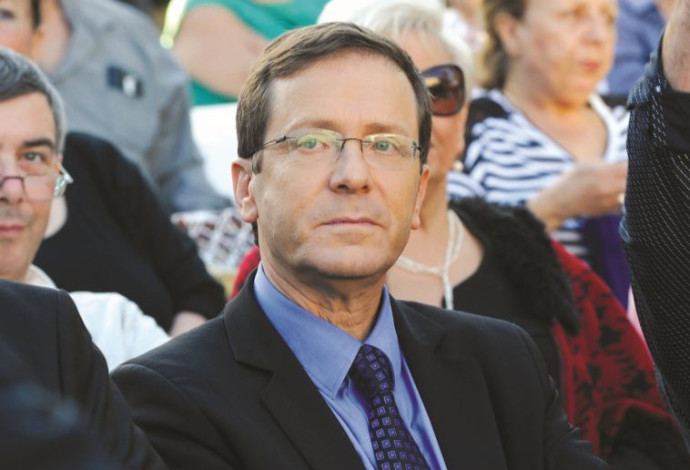 יצחק (בוז'י) הרצוג בכנס מפלגת העבודה (צילום:  אבשלום ששוני)