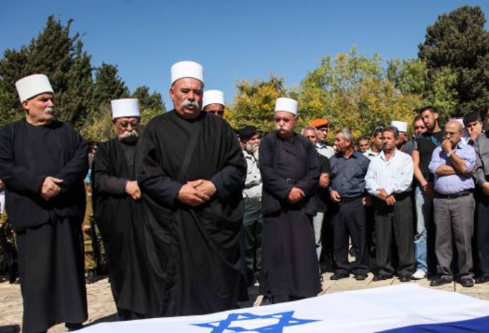 משפחתו של החייל מג'די חלבי בהלווייתו, 2012 (צילום:  אבישג שאר ישוב, פלאש 90)