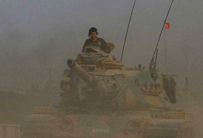 כוחות צבא טורקיה בגבול סוריה (צילום:  רויטרס)
