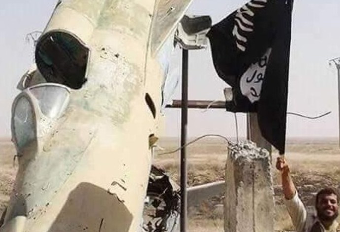 מטוס מיג שהופל על ידי דאעש (צילום:  רשתות חברתיות)