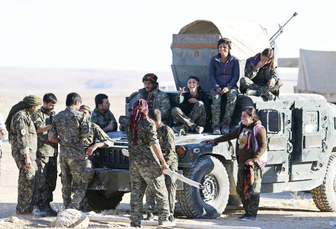 לוחמים כורדים בסוריה (צילום:  רויטרס)
