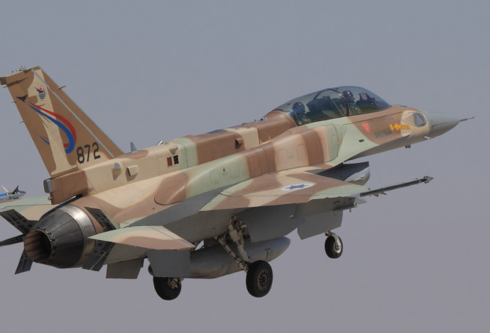 סופה F-16 (צילום:  עופר זידון, פלאש 90)