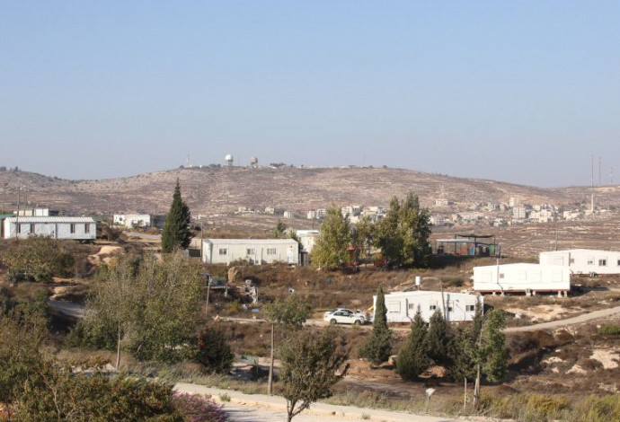 עמונה (צילום:  מרק ישראל סלם)