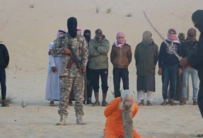 הורים הושיבו את ילדיהם מול סרטוני עריפת ראשים של דאעש