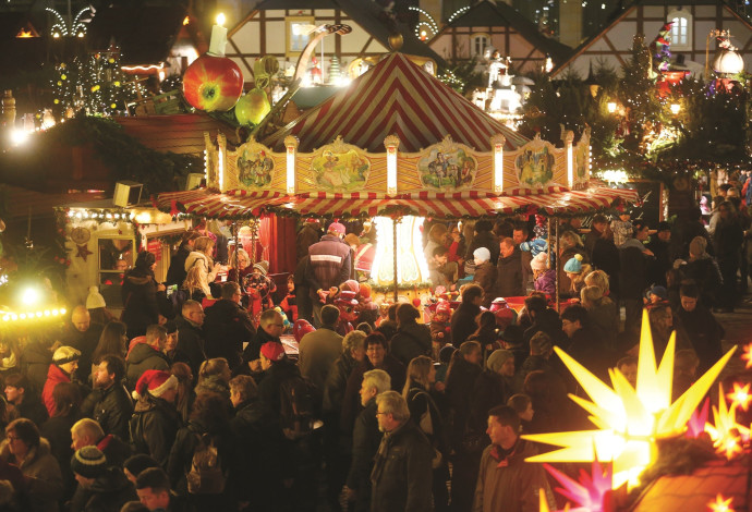 שוק חג המולד בדרזדן  (צילום:  רויטרס)