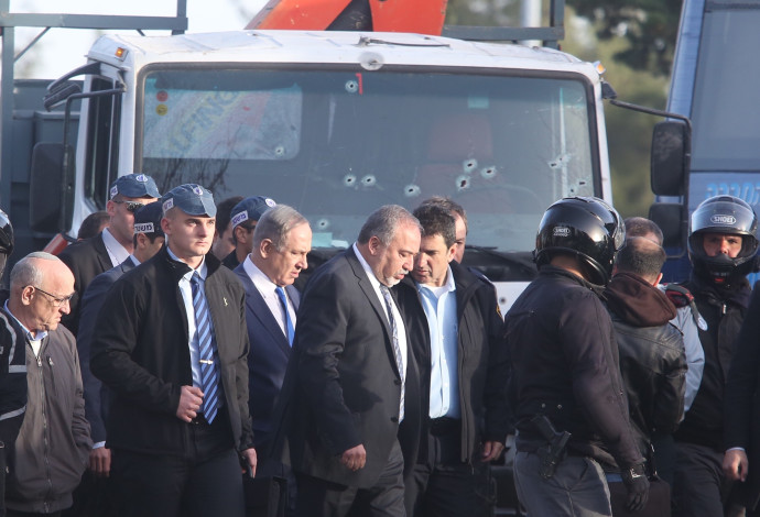ראש הממשלה בנימין נתניהו ושר הביטחון אביגדור ליברמן (צילום:  מרק ישראל סלם)