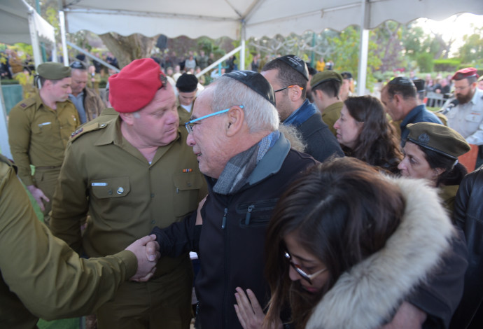 הלווית החיילת יעל יקותיאל (צילום:  אבשלום ששוני)