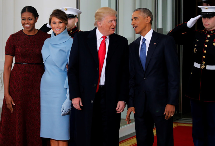 הזוג אובמה והזוג טראמפ נפגשים בבית הלבן ביום השבעת טראמפ (צילום:  רויטרס)