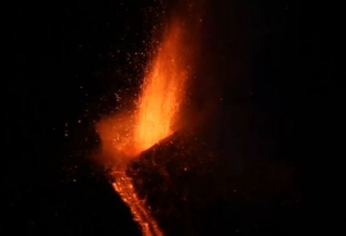 הר געש (צילום:  צילום מסך)
