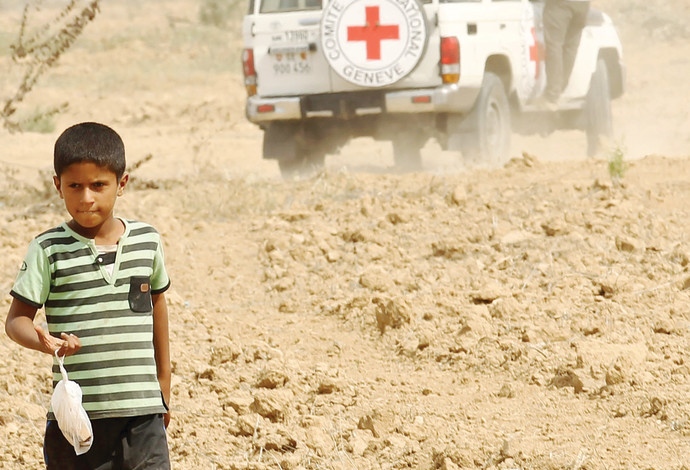 הצלב האדום בעזה (צילום:  AFP)