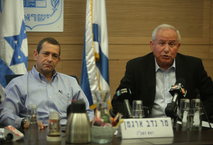 נדב ארגמן ואבי דיכטר, ועדת חוץ וביטחון (צילום:  מרק ישראל סלם)