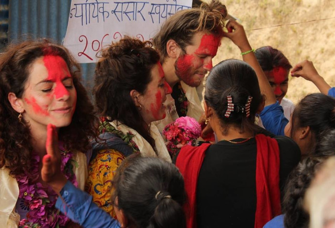 מתנדבים ישראלים בנפאל (צילום:  תבל צדק)