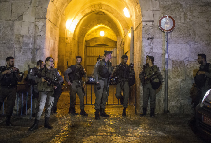 שוטרי מג"ב בירושלים (המצולמים אינם קשורים לכתבה) (צילום:  פלאש 90)