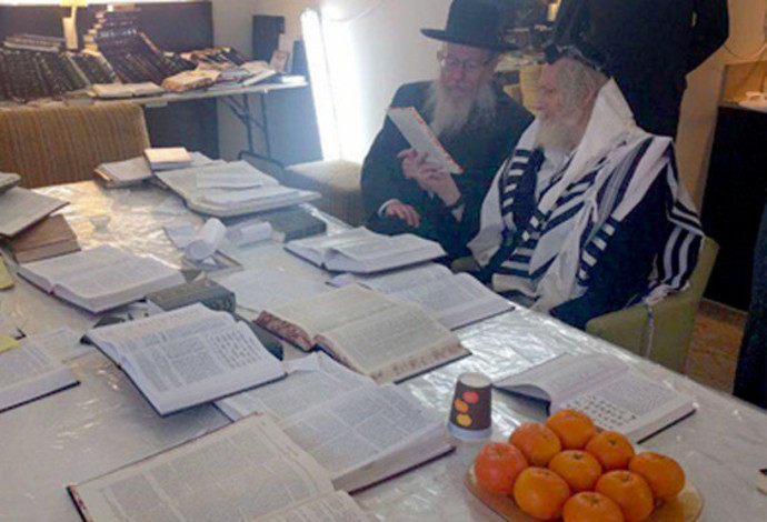 שר הבריאות יעקב ליצמן מבקר את הרב אליעזר ברלנד (צילום:  צילום מסך, חדשות 2)