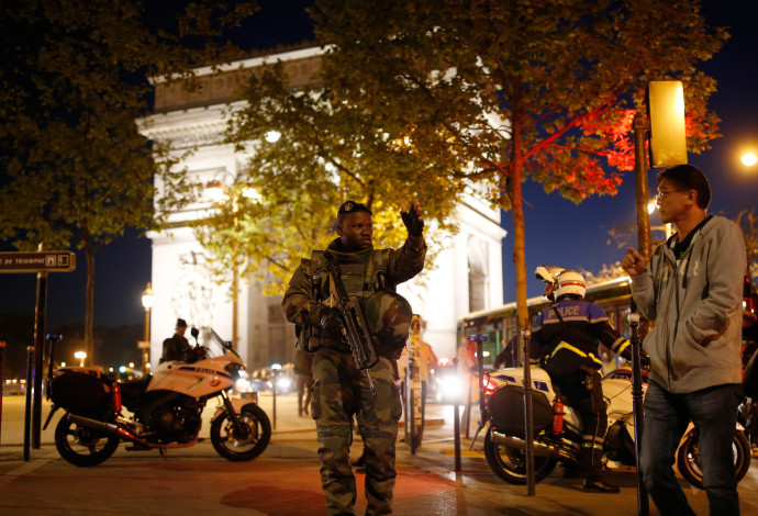 פיגוע הטרור בשאנז אליזה בפריז (צילום:  רויטרס)