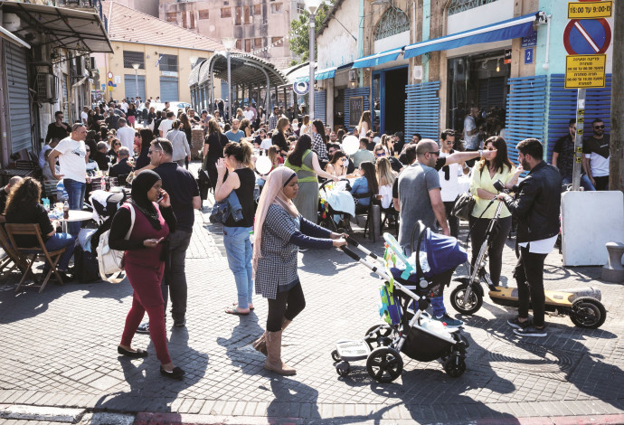 יהודים וערבים ביפו (צילום:  נתי שוחט, פלאש 90)