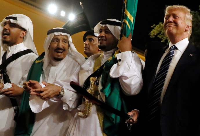 דונלד טראמפ מבקר בערב הסעודית (צילום:  רויטרס)