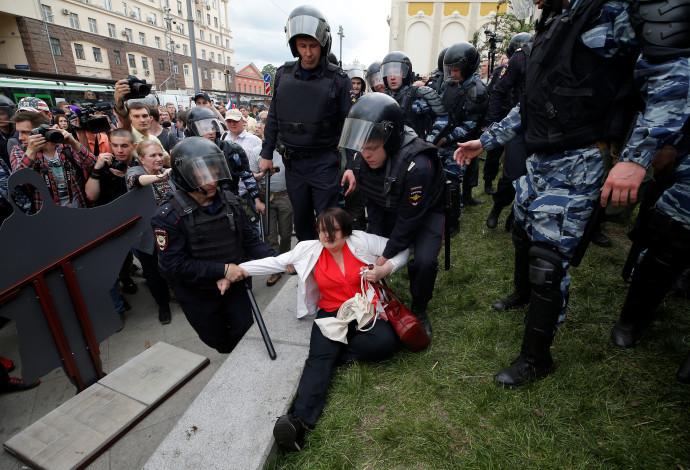 הפגנות ברוסיה נגד פוטין (צילום:  רויטרס)