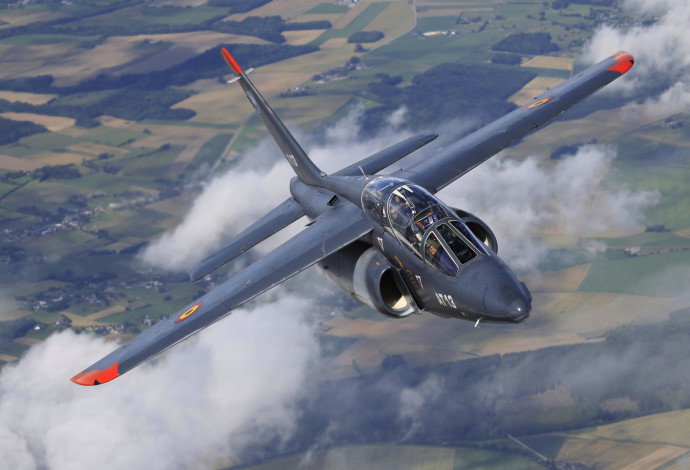 מטוס קרב מדגם אלפה (צילום:  רויטרס)