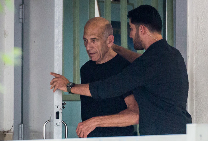 אהוד אולמרט משתחרר מהכלא (צילום:  הדס פרוש , פלאש 90)