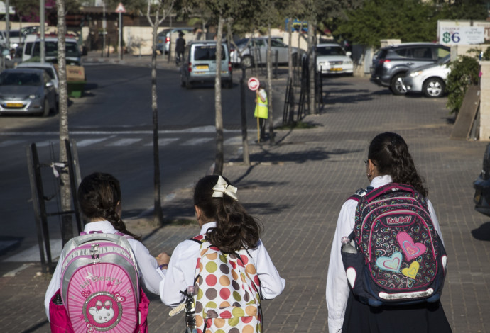 ילדות דתיות, אילוסטרציה (צילום:  נתי שוחט, פלאש 90)