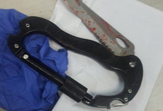 הסכין ששימשה לדקירה באשדוד (צילום:  דוברות המשטרה)