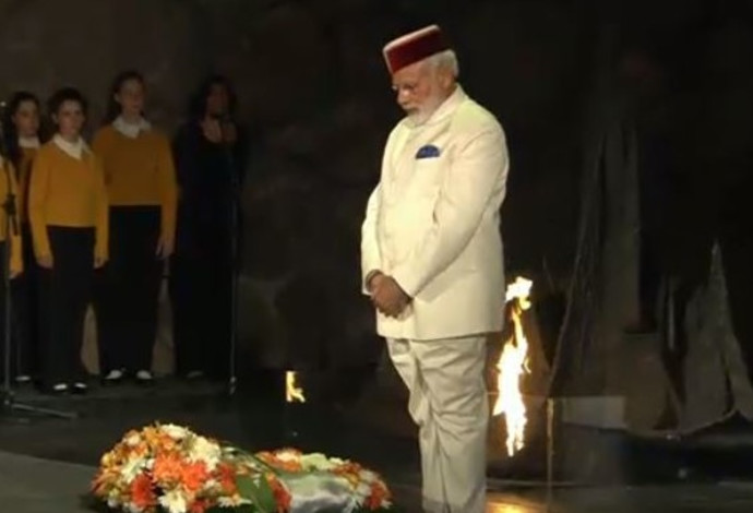 ראש ממשלת הודו מודי מבקר ביד ושם (צילום:  צילום מסך)