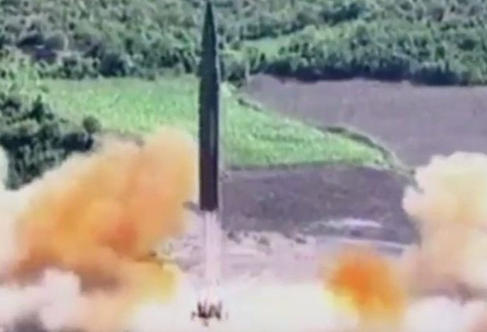 ניסוי הטיל בליסטי הבין יבשתי של צפון קוריאה (צילום:  מסך)