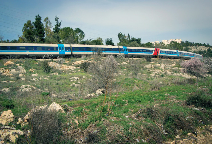 רכבת ישראל (צילום:  גרשון נחשון, פלאש 90)