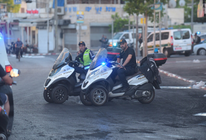 ניידת משטרה ביפו (צילום:  אבשלום ששוני)