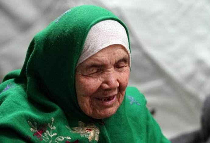 "הפליטה הזקנה בעולם" ביביהאל אוזבקי (צילום:  דיילי מייל)