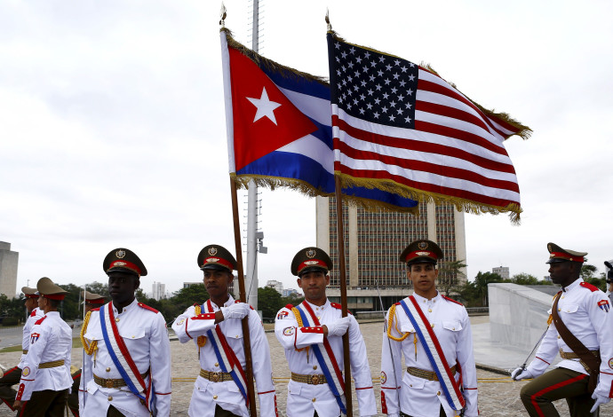 דגלי ארצות הברית וקובה (צילום:  רויטרס)