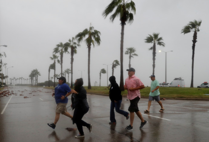 הוריקן "הארווי" בטקסס (צילום:  רויטרס)