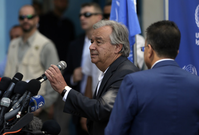 מזכ"ל האו"ם אנטוניו גוטרש מבקר ברצועת עזה (צילום:  AFP)