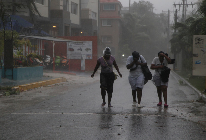 הסופה מריה בפורטו ריקו (צילום:  רויטרס)